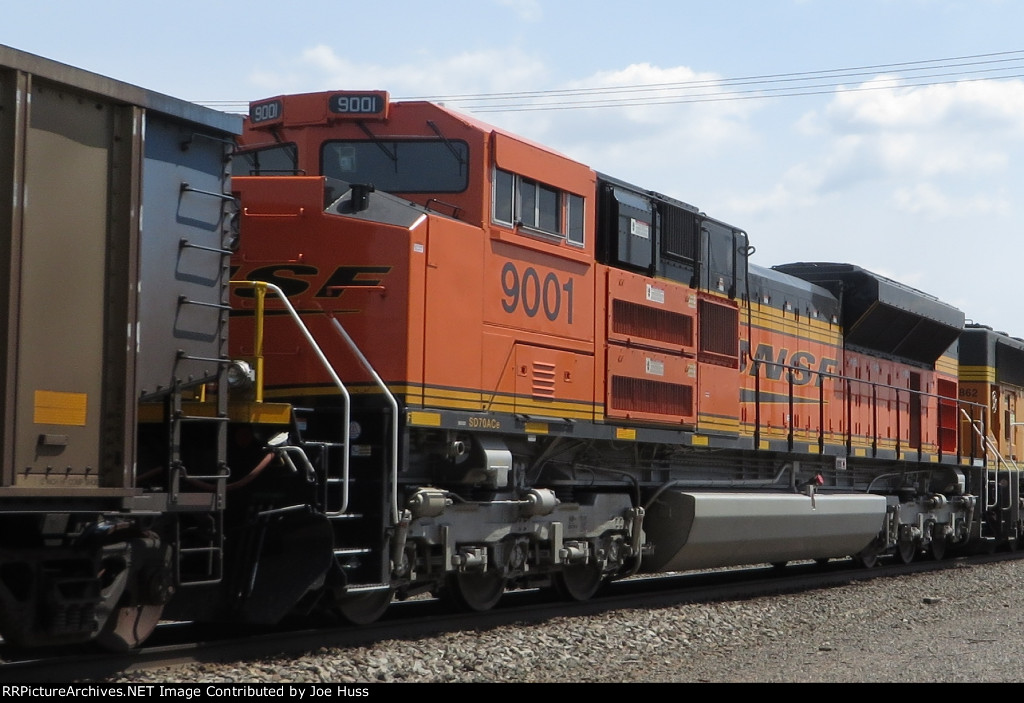 BNSF 9001